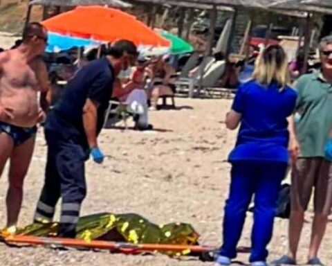 Θάσος τουρίστρια πέθανε περιμένοντας το μοναδικό ασθενοφόρο