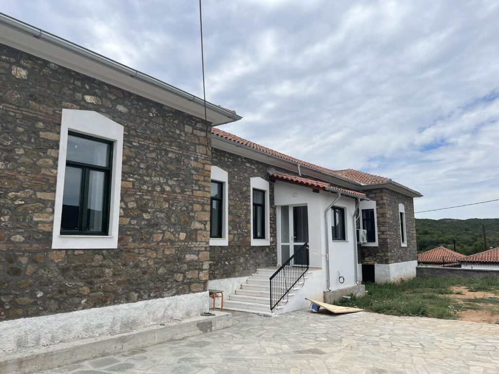 Ολοκληρώθηκαν οι εργασίες ανακαίνισης του πρώην δημοτικού σχολείου Κίρκης που πλέον παραχωρείται προς χρήση στον Πολιτιστικό Σύλλογο