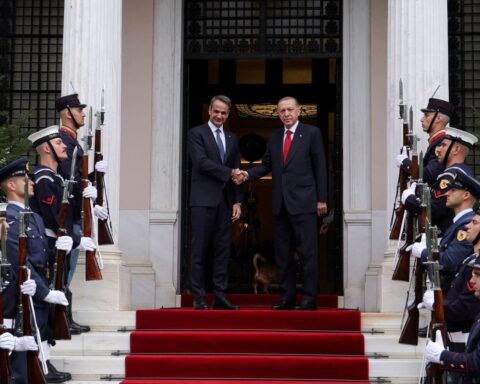 2η διασυνοριακή οδική γέφυρα στον Έβρο υπέγραψαν Ελλάδα και Τουρκία