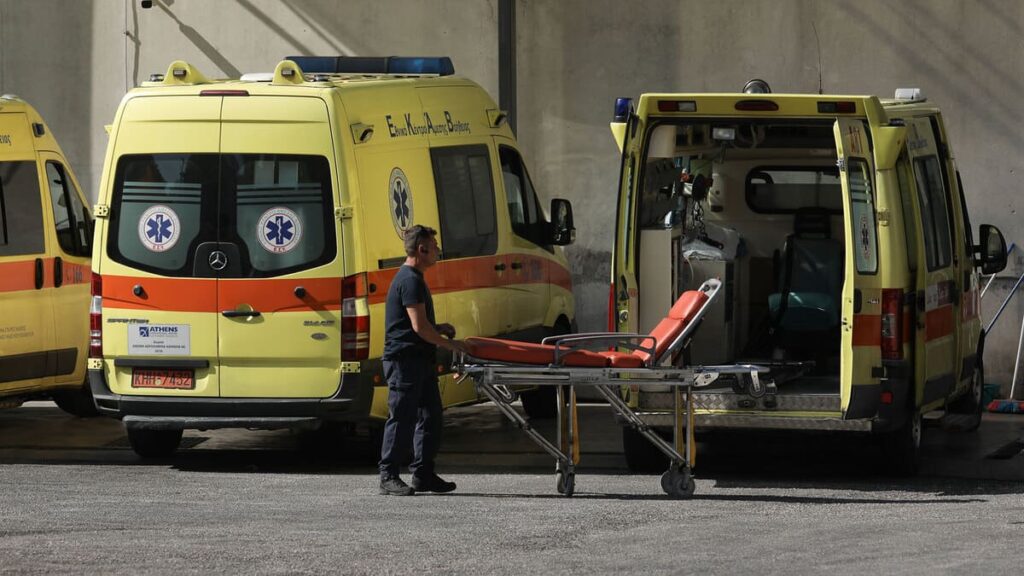 Εργαζόμενος του Δήμου Αλεξανδρούπολης έπαθε εγκεφαλικό σε χώρο του νοσοκομείου και περίμενε ασθενοφόρο