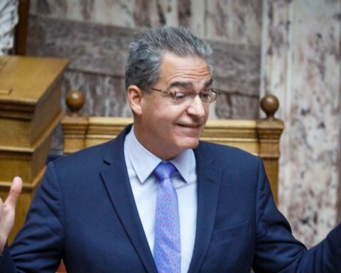 Άγγελος Συρίγος Αλεξανδρούπολη: Να μπει η αστυνομία στο νοσοκομείο για να λήξει η κατάληψη των φοιτητών ιατρικής