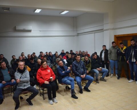 Έβρος αποφάσισαν μπλόκο στη γέφυρα των Καστανεών οι αγρότες