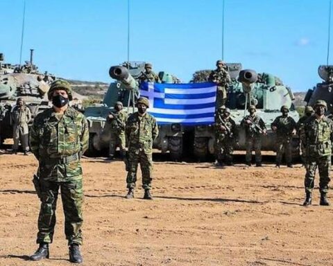 Αλεξανδρούπολη η ιατρική σχολή βράβευσε τις Ένοπλες Δυνάμεις