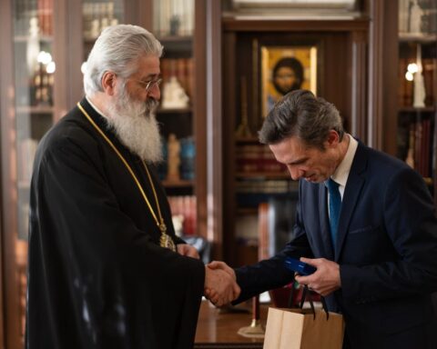 Τιμητική διάκριση στον Δημήτρη Κελεμίδη από τον Μητροπολίτη Αλεξανδρούπολης