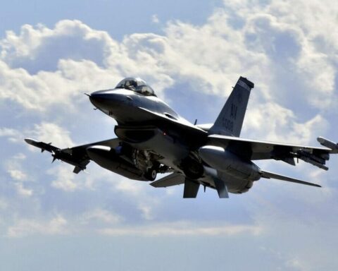 Πτώση μαχητικού F16