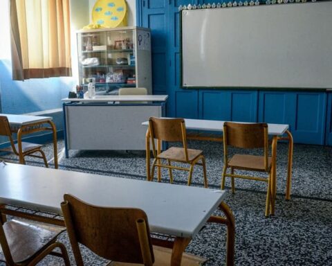 Αλεξανδρούπολη στον εισαγγελέα οδηγείται ο καθηγητής που τον κατήγγειλε μαθήτρια για σεξουαλική παρενόχληση