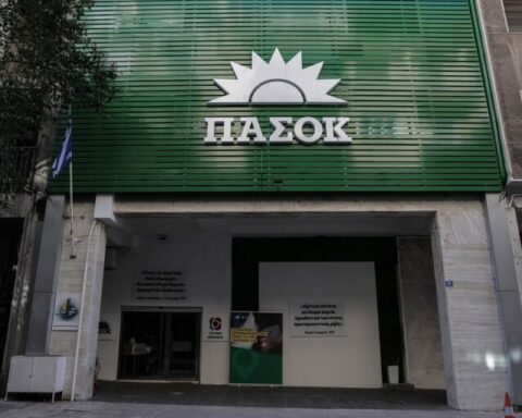 ΠΑΣΟΚ Για τον Μητσοτάκη το κομματικό συμφέρον είναι υπεράνω του εθνικού