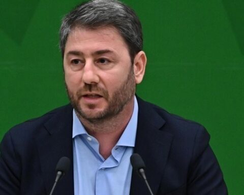 Ανδρουλάκης εγκληματική αδράνεια της κυβέρνησης μπροστά στο πάρτι συμφερόντων και κερδοσκοπίας