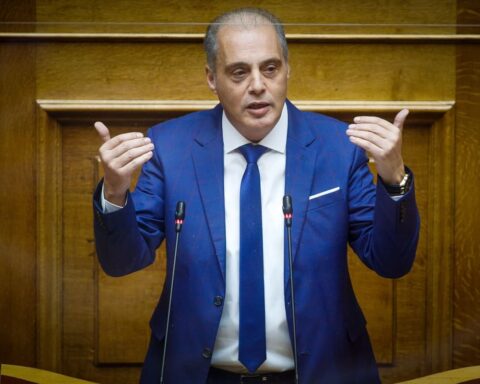  Βελόπουλος η ΝΔ δεν θέλει να επιλύσει το πρόβλημα της ακρίβειας